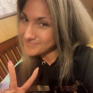 Meet your Posher, Neylana